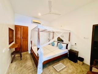 Private Villa with a Pool, Beach Front - The White House - 8