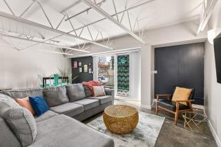 Relax & Recharge Private Patio Skywalk Connected DSM - 0