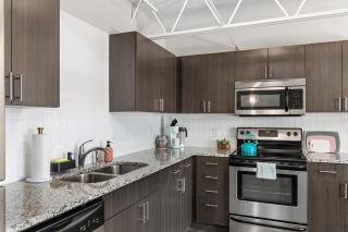 Relax & Recharge Private Patio Skywalk Connected DSM - 9