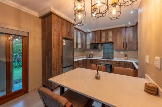 Bushbaby Valley Lodge - 2