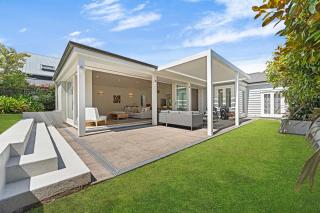Bespoke Stays - Coastal Hideaway - 0