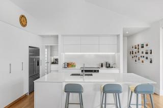 Bespoke Stays - Coastal Hideaway - 3