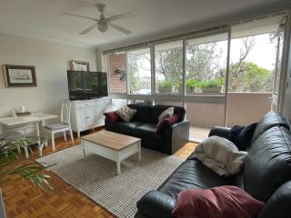 Great location - 5 minutes to the beach and shops - 1
