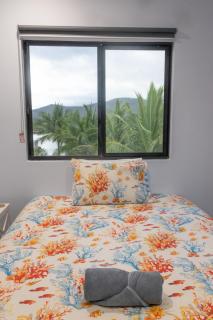 Hichinbrook Lodge, waterfront - Cardwell - 4