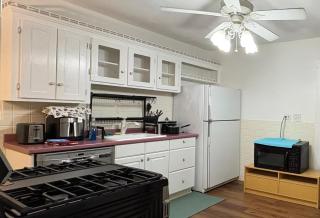 Cozy Stay on Historic Mt Auburn 5 Min to Harvard - 9