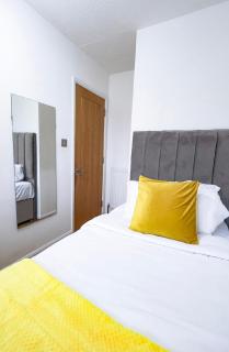 Modern, Stylish House In The Heart Of Whitechapel! - 3