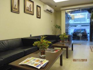 Sovereign Hotel - Marriage Certificate Required - 3