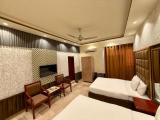 Blue Moon Residency Jinnah Super - 8