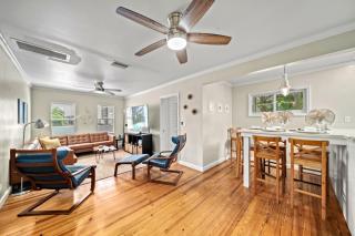 Coconut House - 606B - 1