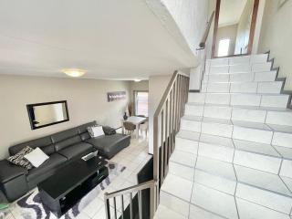 Urban Edge Retreat - 0