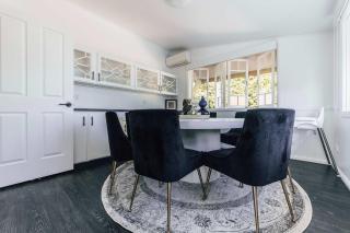 5 Bed 5 Bath Urban Getaway Ipswich Central - 1