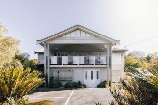 5 Bed 5 Bath Urban Getaway Ipswich Central - 2