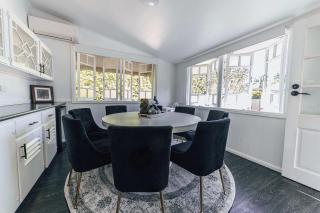 5 Bed 5 Bath Urban Getaway Ipswich Central - 2