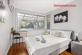 Light & Simple Double Room - Peakhurst Area - Shared Bathroom - 0