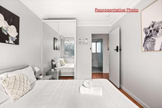 Light & Simple Double Room - Peakhurst Area - Shared Bathroom - 9