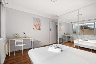 Light & Simple Double Room - Peakhurst Area - Shared Bathroom - 6