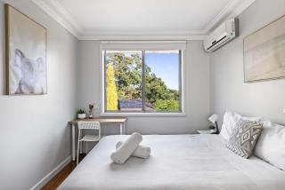 Light & Simple Double Room - Peakhurst Area - Shared Bathroom - 3