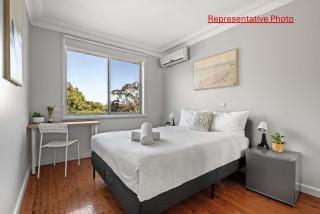 Light & Simple Double Room - Peakhurst Area - Shared Bathroom - 2