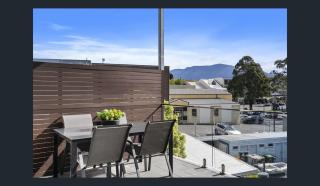 The Marina Penthouse Bellerive Quay - 4