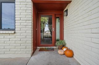 NEW Cozy Central l 4 BDRM 2BTH l 1 acre LOT - 5