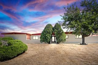 NEW Cozy Central l 4 BDRM 2BTH l 1 acre LOT - 6