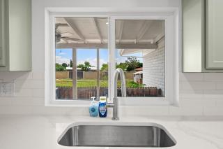 Modern 5BR Retreat l Cozy l Spacious Work-Friendly - 2