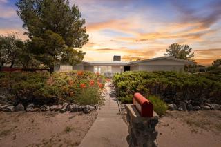 Modern 5BR Retreat l Cozy l Spacious Work-Friendly - 0