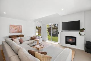 Coastal Luxury in the heart of Torquay 300m to beach - 8
