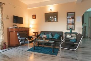 Rooftop Cityscape Inn - 1