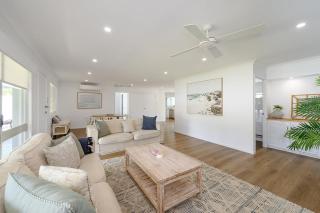 Walk to Hastings Street, Noosa Sound - 1