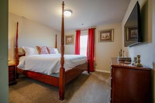 Modern 5BR Retreat with Office Fully Furnished - 5