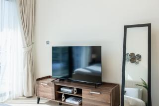 Onelink - Elegant Studio with Balcony & Pool View at Azizi Riviera 5 - 3