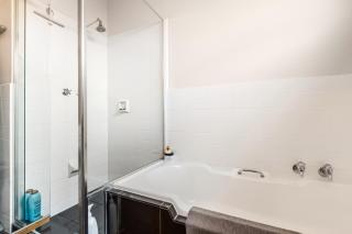 Lux Armadale Stay. Parking and walk to Train, Shops - 6
