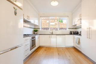 Lux Armadale Stay. Parking and walk to Train, Shops - 7