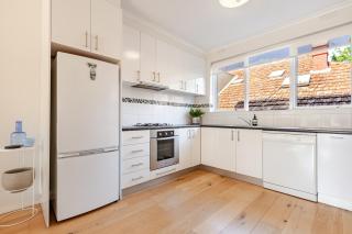 Lux Armadale Stay. Parking and walk to Train, Shops - 5