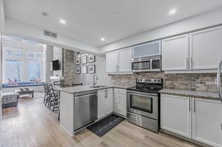 Slopeside Hideout Ski-In Ski-Out Walk to Village - 7