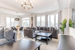 Modern Luxury Townhome Walk to Blue Shuttle - 4