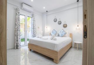 Comfy Beachside Flat - 0