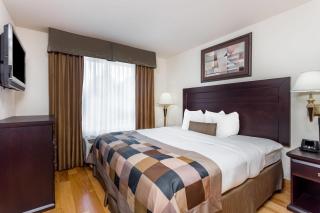 Wingate by Wyndham LaGrange - 2