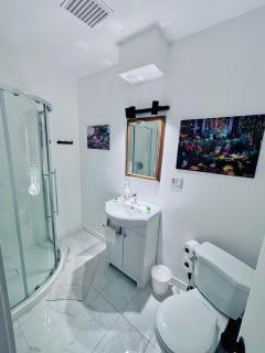 Small but Equipped Unit - 9