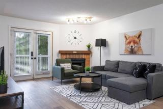 The Fox Den - Modern Condo Collingwood - Sleeps 5 - 0