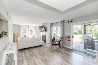 The Nest - Walk to Blue Private Patio - 4