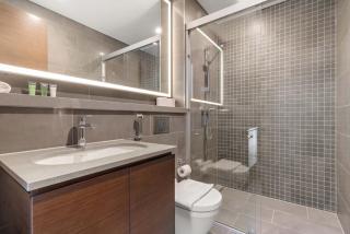 Spacious 2BR in The Crest with pool and gym - 2