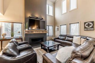 Mountain Walk Retreat - Walk to Blue Patio area - 0