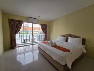 Blue Sapphire Hotel - 1