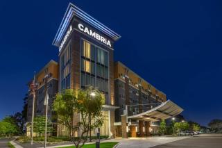 Cambria Hotel LAX - 7