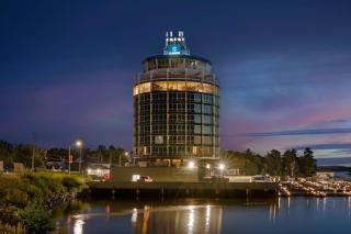 Clarion Lakeside Inn & Conference Centre - 8