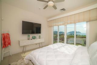 Miramar 5D -3 bedr 3 bath Ocean View - 4