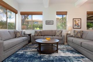 PiH: Marys Paradise BikesBeach Toys Private Beach Club - 3