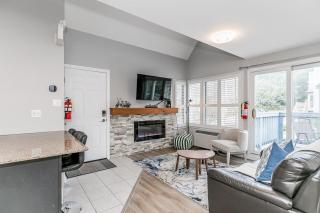 Mountain View Ski-In-Out Pool Shuttle to Blue - 4